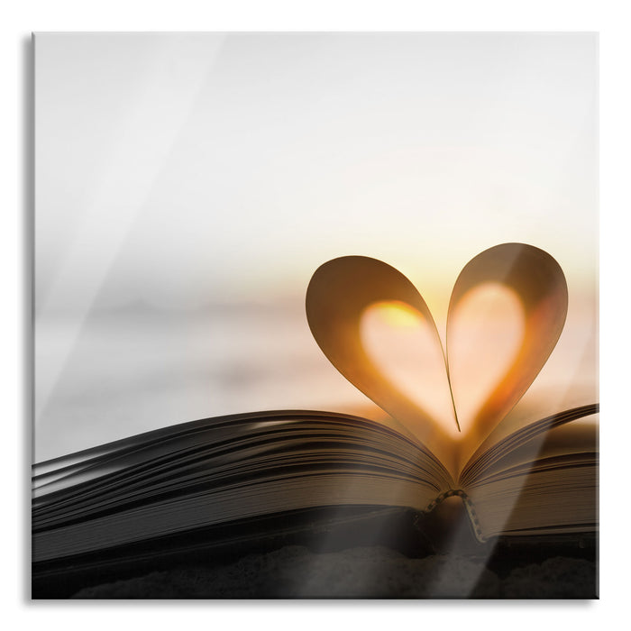 Das Herz aus einer Buchseite, Glasbild Quadratisch