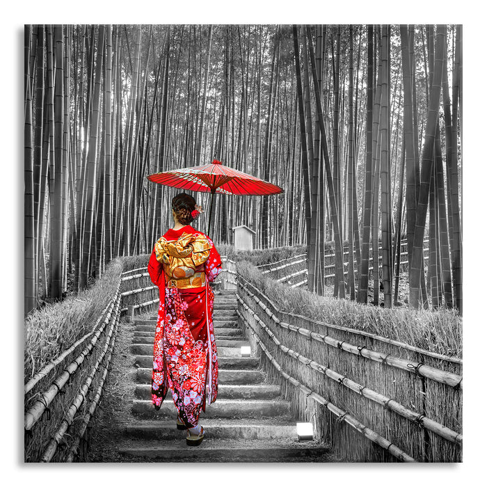 Frau im janapischen Kimono im Bambuswald B&W Detail, Glasbild Quadratisch