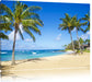 Wunderschöner Strand mit Palmen Leinwandbild
