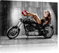 Model auf einem Motorrad Leinwandbild