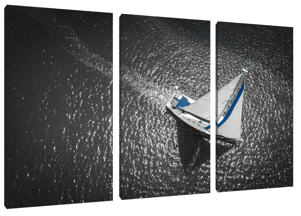 Einsames Segelboot auf dem Meer B&W Detail Leinwanbild 3Teilig