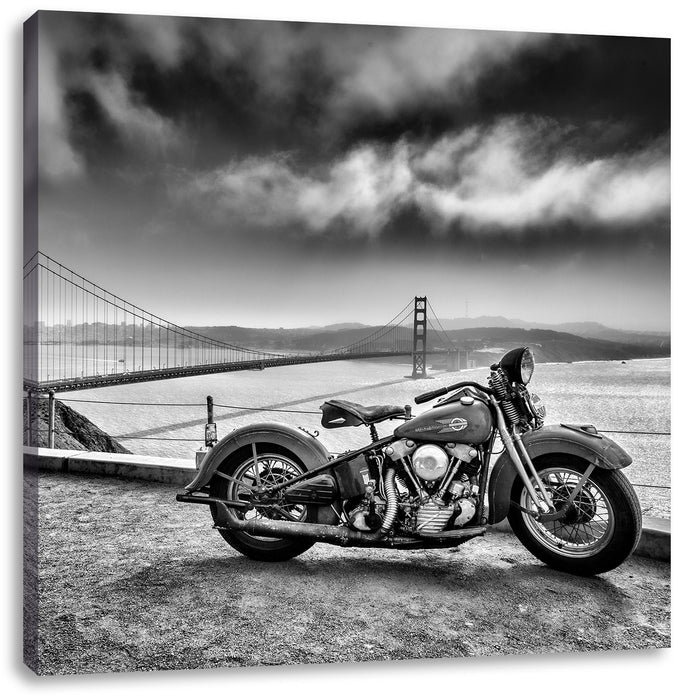 Motorrad an Golden Gate Bridge B&W Leinwandbild Quadratisch