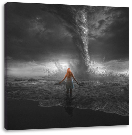 Frau am Strand vor düsterem Tornado B&W Detail Leinwanbild Quadratisch