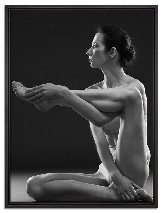 Schlanke Frau macght Yoga auf Leinwandbild gerahmt Größe 80x60