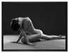 Schöne sexy Frau macht Yoga auf Leinwandbild gerahmt Größe 80x60