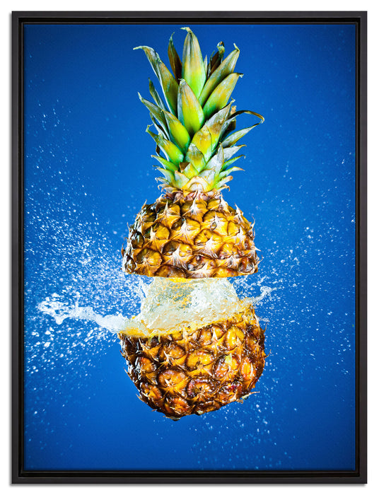 Ananas mit Wasser bespritzt auf Leinwandbild gerahmt Größe 80x60