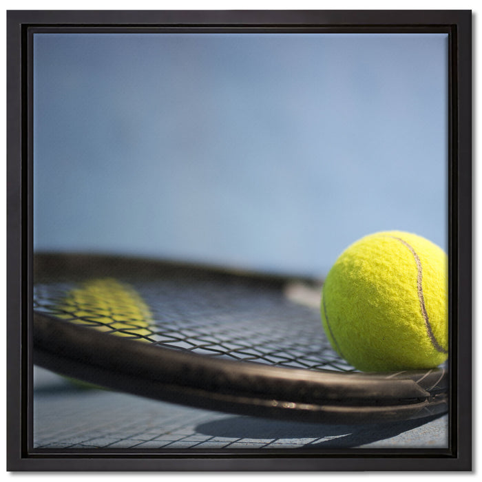 Tennischläger mit Bällen auf Leinwandbild Quadratisch gerahmt Größe 40x40