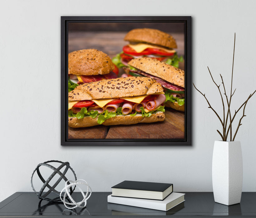 Köstliche Sandwiches  auf Leinwandbild Quadratisch gerahmt mit Kirschblüten