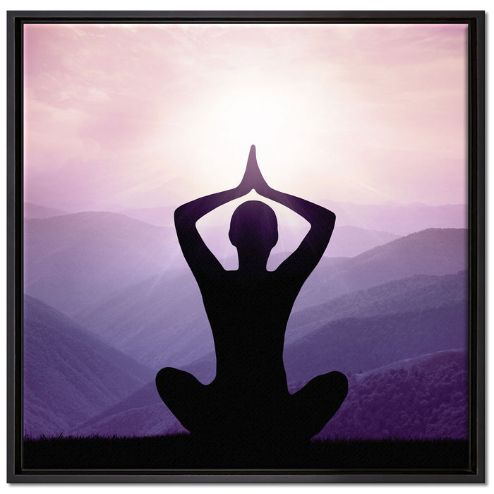 Meditierender Mann in den Bergen auf Leinwandbild Quadratisch gerahmt Größe 70x70