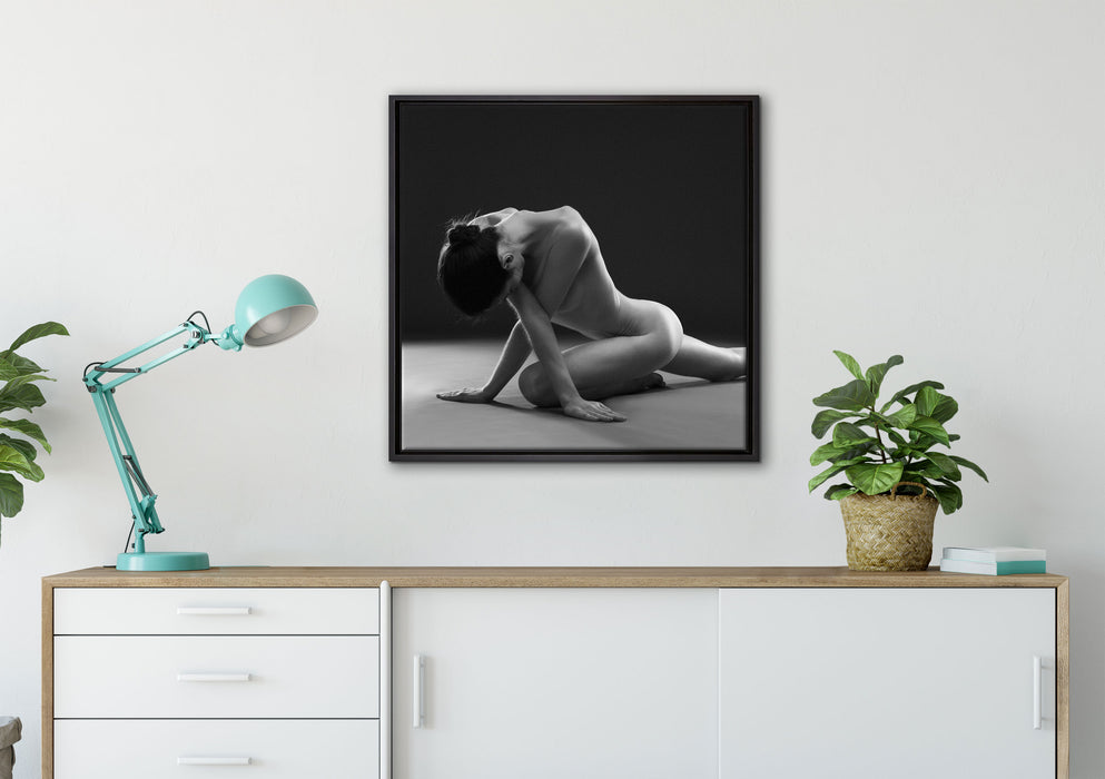 Schöne sexy Frau macht Yoga auf Leinwandbild gerahmt Quadratisch verschiedene Größen im Wohnzimmer
