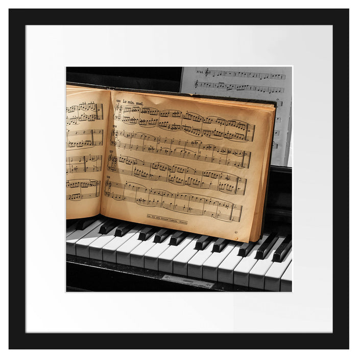Notenbuch auf Piano Passepartout Quadratisch 40x40