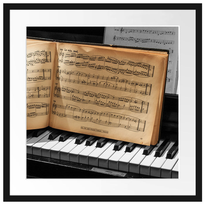 Notenbuch auf Piano Passepartout Quadratisch 55x55