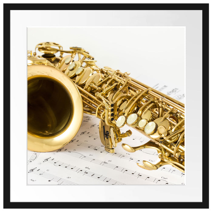 Saxophon auf Notenpapier Passepartout Quadratisch 55x55