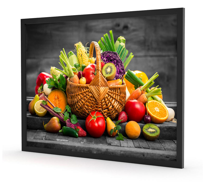 Frisches Obst und Gemüse im Korb, Poster mit Bilderrahmen