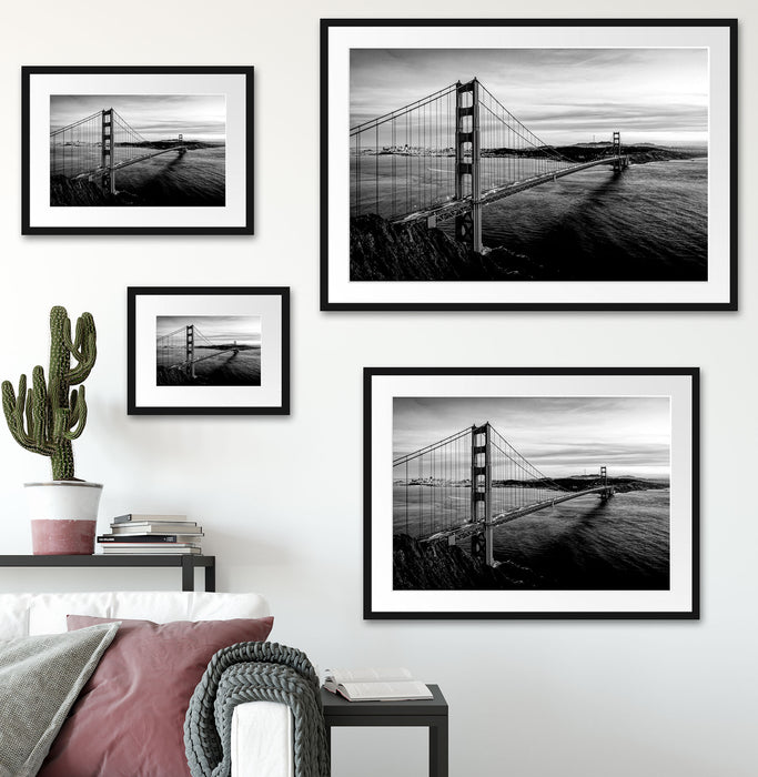Golden Gate Bridge bei Sonnenuntergang, Monochrome Passepartout Wohnzimmer Rechteckig