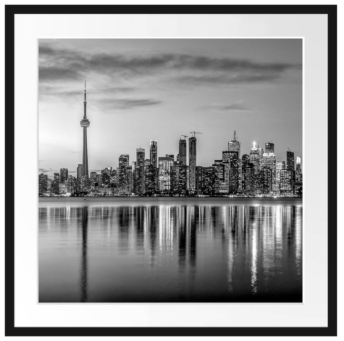 Skyline Toronto in der Abenddämmerung, Monochrome Passepartout Quadratisch 70