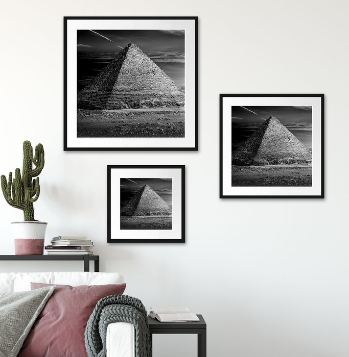 Ägyptische Pyramiden bei Sonnenuntergang, Monochrome Passepartout Wohnzimmer Quadratisch