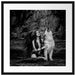 Indianische Frau und heulender Wolfshund, Monochrome Passepartout Quadratisch 55