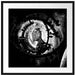 Abstraktes Auge mit Alien im Weltraum, Monochrome Passepartout Quadratisch 70