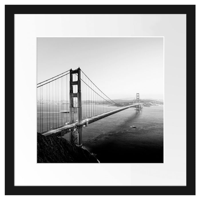 Golden Gate Bridge in der Abenddämmerung, Monochrome Passepartout Quadratisch 40