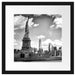 Freiheitsstatue mit New Yorker Skyline, Monochrome Passepartout Quadratisch 40