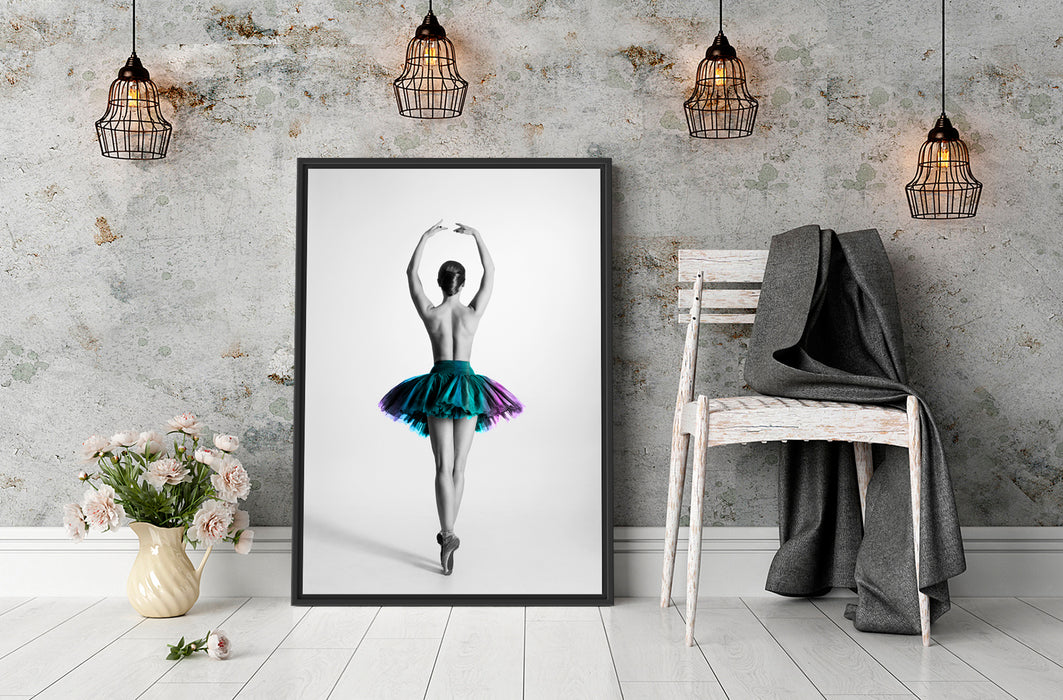 anmutige Ballerina im Tütü Schattenfugenrahmen Wohnzimmer