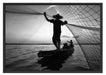 Fischer wirft sein Netz aus Schattenfugenrahmen 100x70
