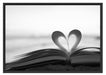 Herz aus einer Buchseite Schattenfugenrahmen 100x70