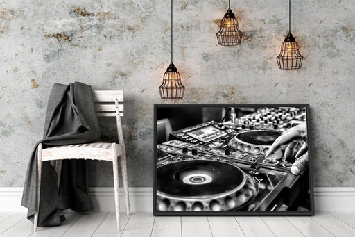 Modern beleuchteter DJ Pult Schattenfugenrahmen Wohnzimmer