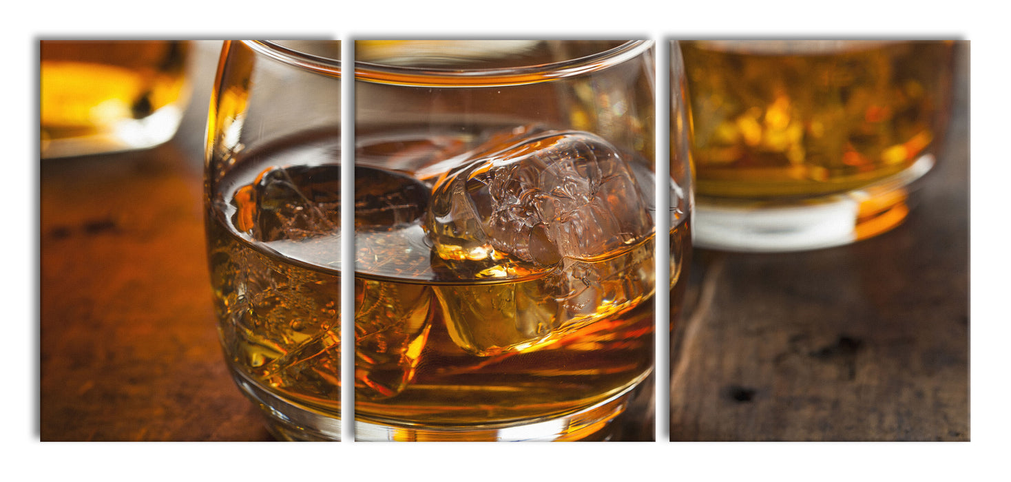 Goldgelber Whiskey, XXL Leinwandbild als 3 Teiler