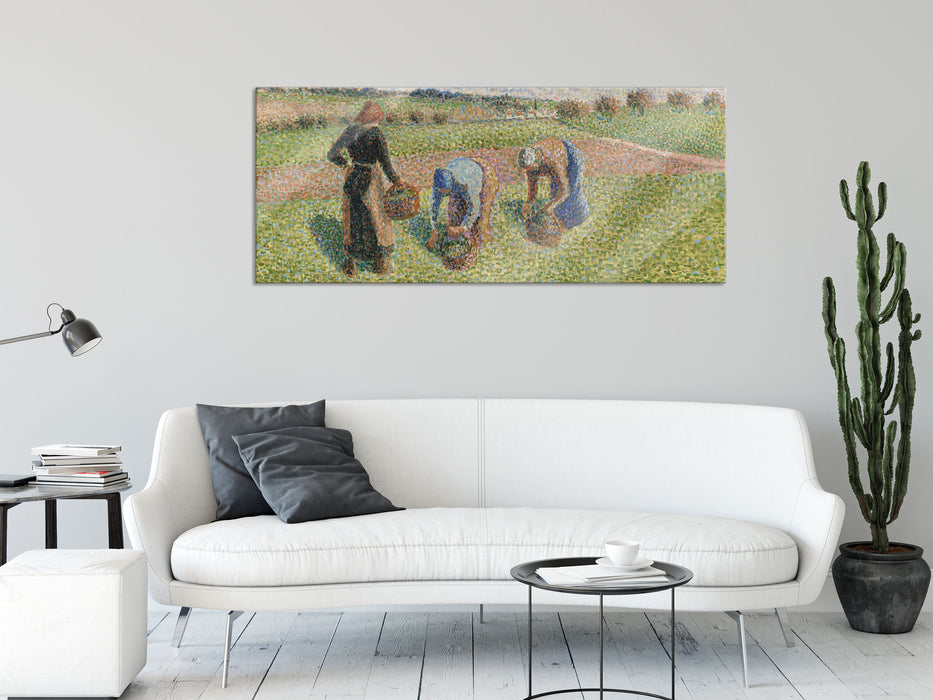 Camille Pissarro - PAYSANNES RAMASSANT DES HERBES ÉRAG, Glasbild Panorama