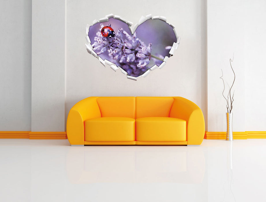 kleiner Marienkäfer auf Lavendel 3D Wandtattoo Herz Wand