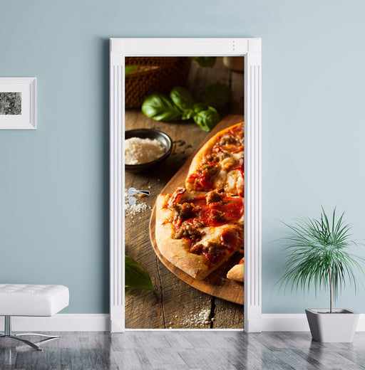 Pizza mit Salami und Tomaten Türaufkleber im Wohnzimmer
