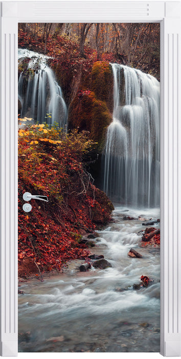 Wasserfall im Wald Türaufkleber