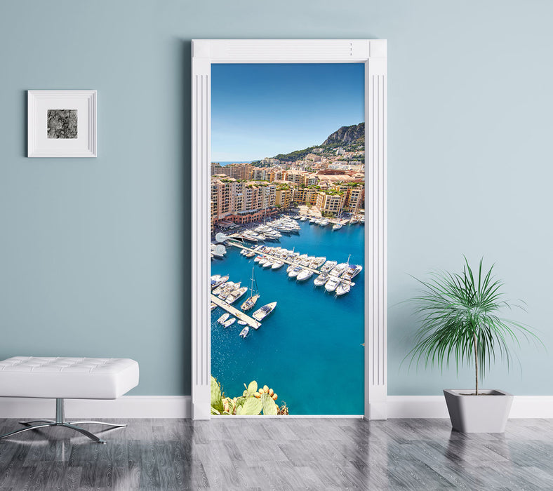 Atemberaubende Küste von Monaco Türaufkleber im Wohnzimmer