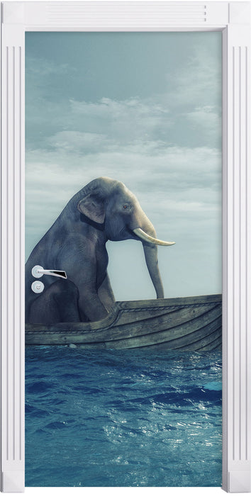 lustig sitzender Elefant im Boot Türaufkleber