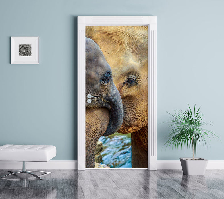 Elefantenmutter mit Kalb Türaufkleber im Wohnzimmer