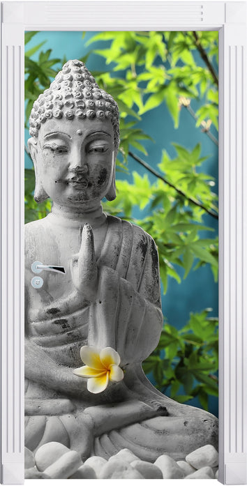 Buddha auf Steinen mit Monoi Blüte Türaufkleber