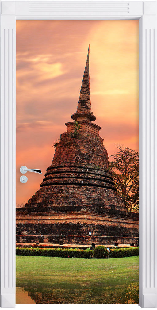 Buddha Tempel im Sonnenuntergang Türaufkleber
