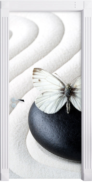 Schmetterling auf Zen Stein Türaufkleber