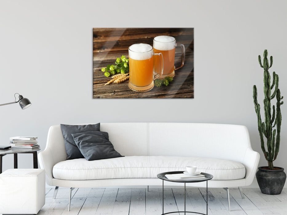 Köstliches Bier mit Hopfenblüten, Glasbild