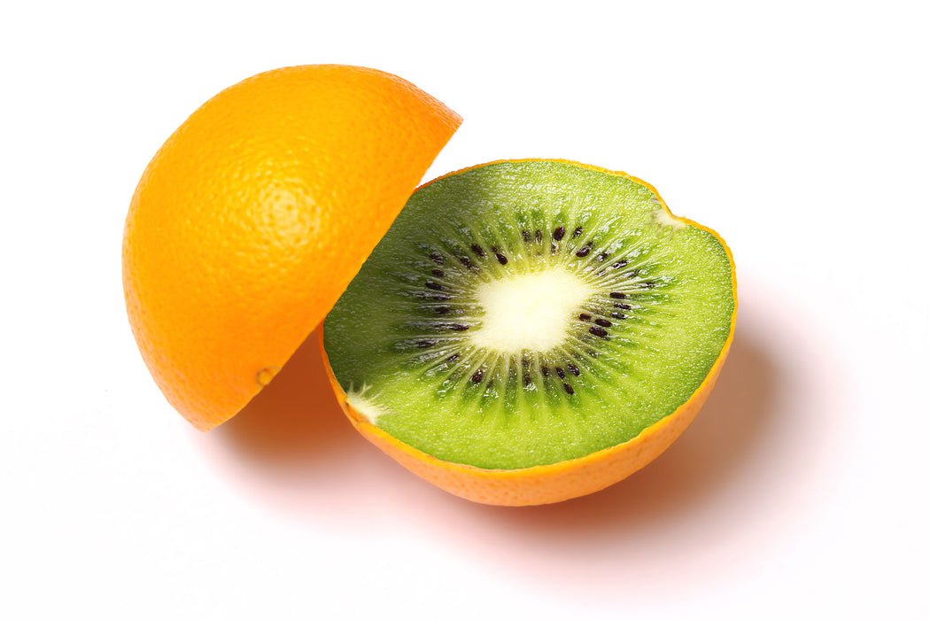 Leckere Kiwi mit Orangenschale, Glasbild