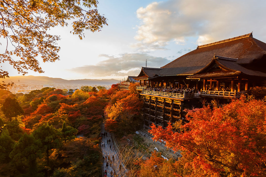 Majestätisches Japanisches Gebäude, Glasbild