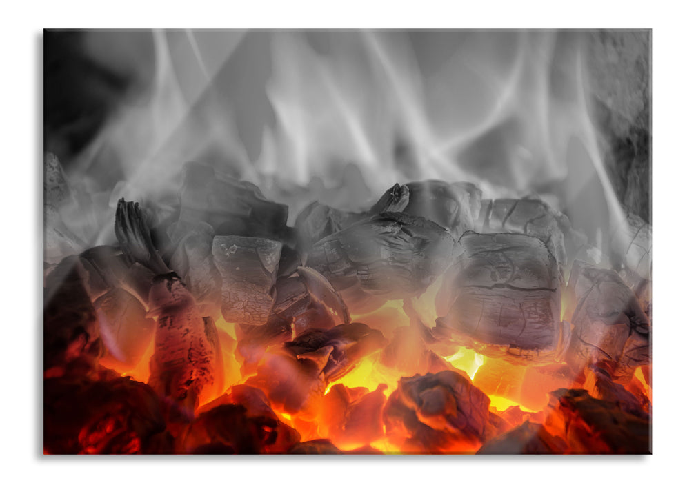 brennende Holzkohle in Kamin, Glasbild