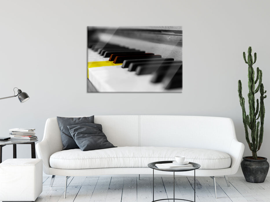 schönes Klavier mit gelben Tasten, Glasbild