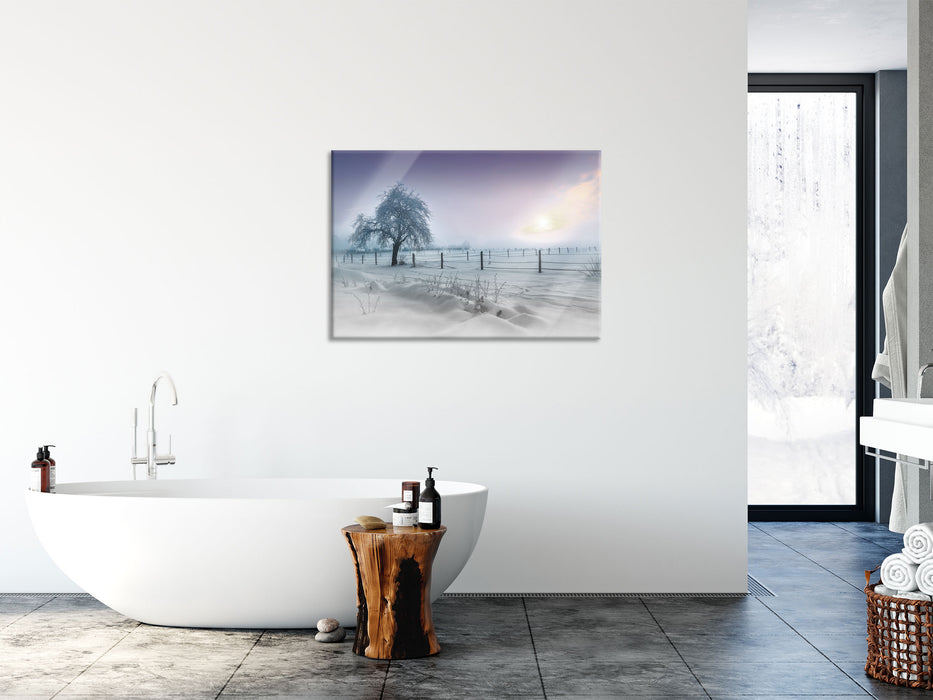 Baum in Winterlandschaft, Glasbild