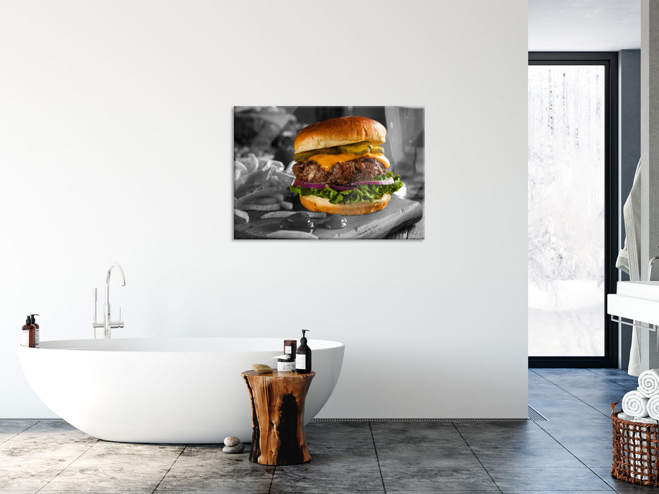 Saftiger Chili Cheese Burger, Glasbild