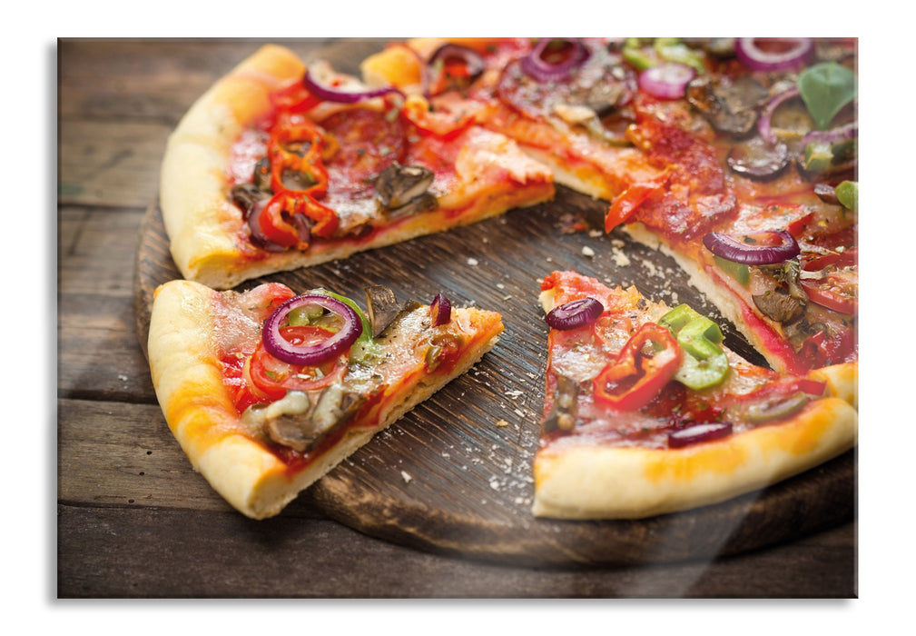 Pixxprint Leckere Pizza auf Holztisch, Glasbild