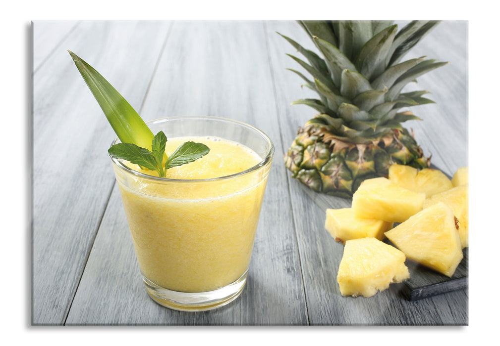 Pixxprint Ananas Cocktail auf Holztisch, Glasbild