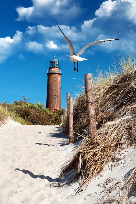 Schöner Leuchtturm am Strand, Glasbild